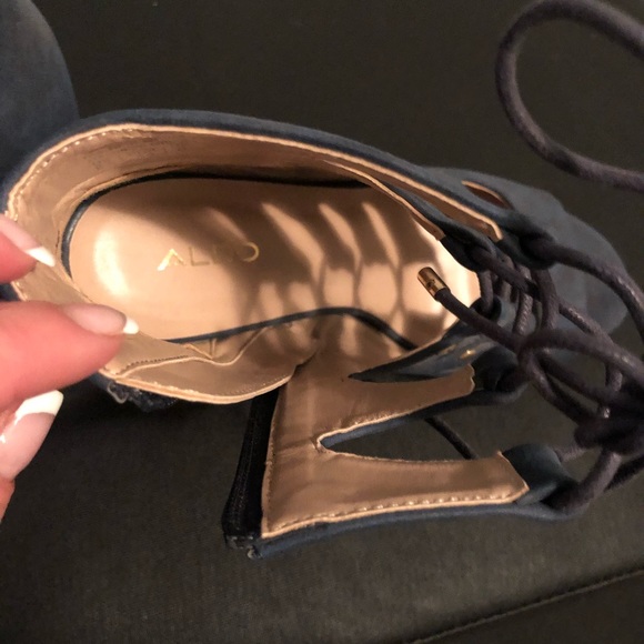 Cute tie up sandal heels - Picture 4 of 5